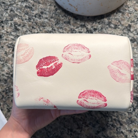 NWT Coach Lip Print Cosmetic Pouch - Picture 5 of 9